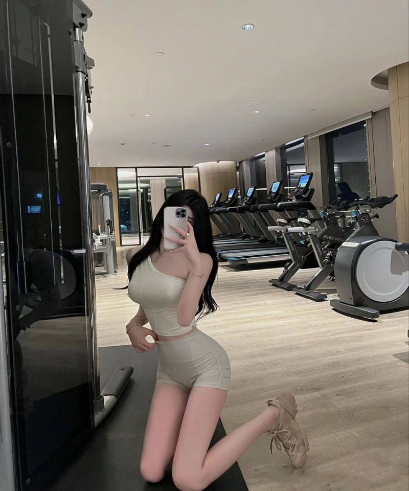 妻子在厨房被三个男人欺负的后果,最新好看的经典电影在线观看